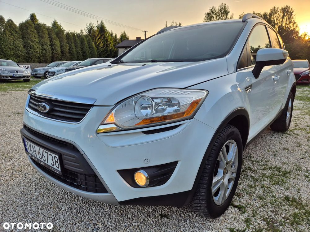 Ford Kuga 2.0 TDCi 2x4 Titanium - 4