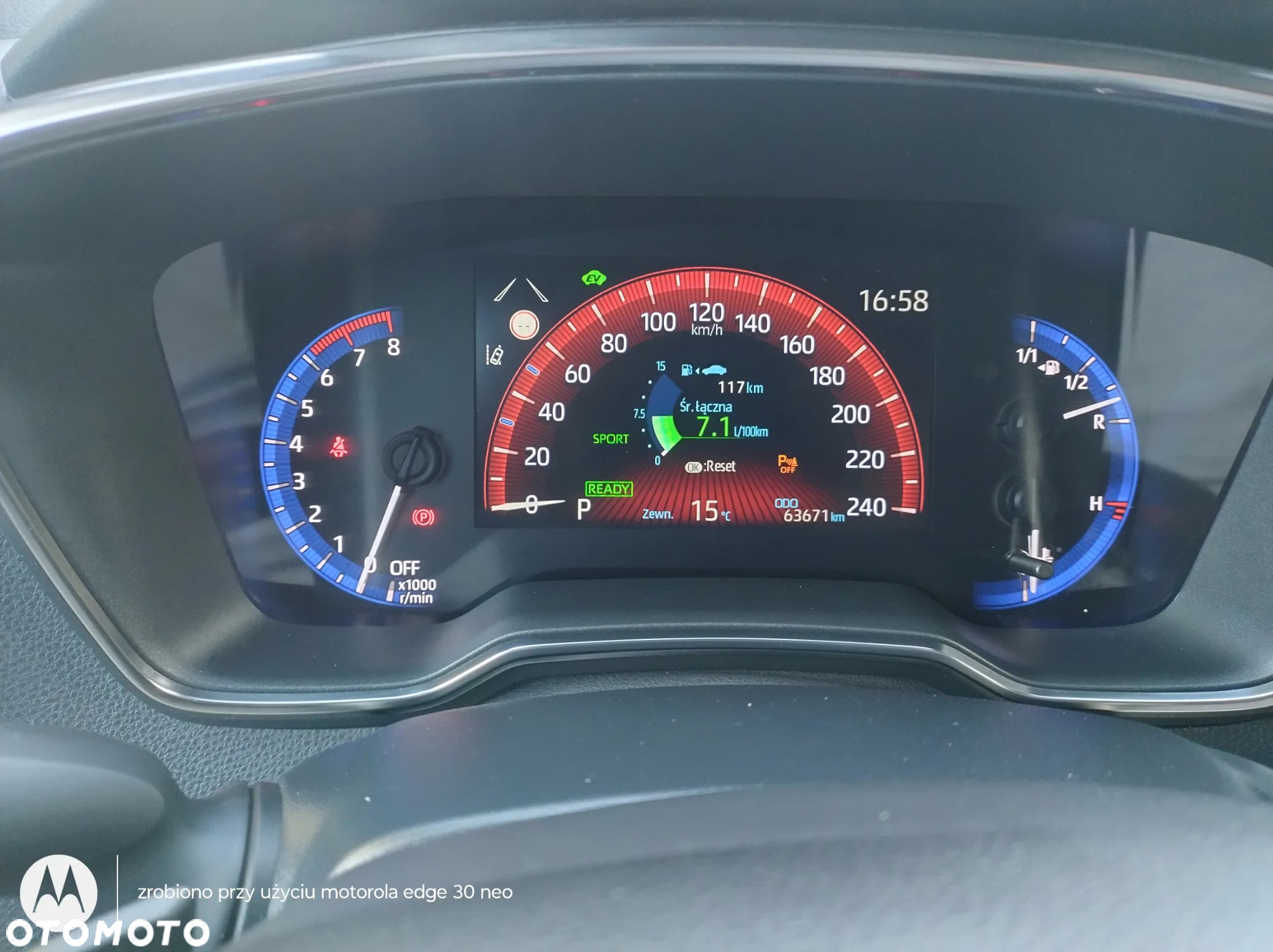 Toyota Corolla 2.0 Hybrid Style - 23