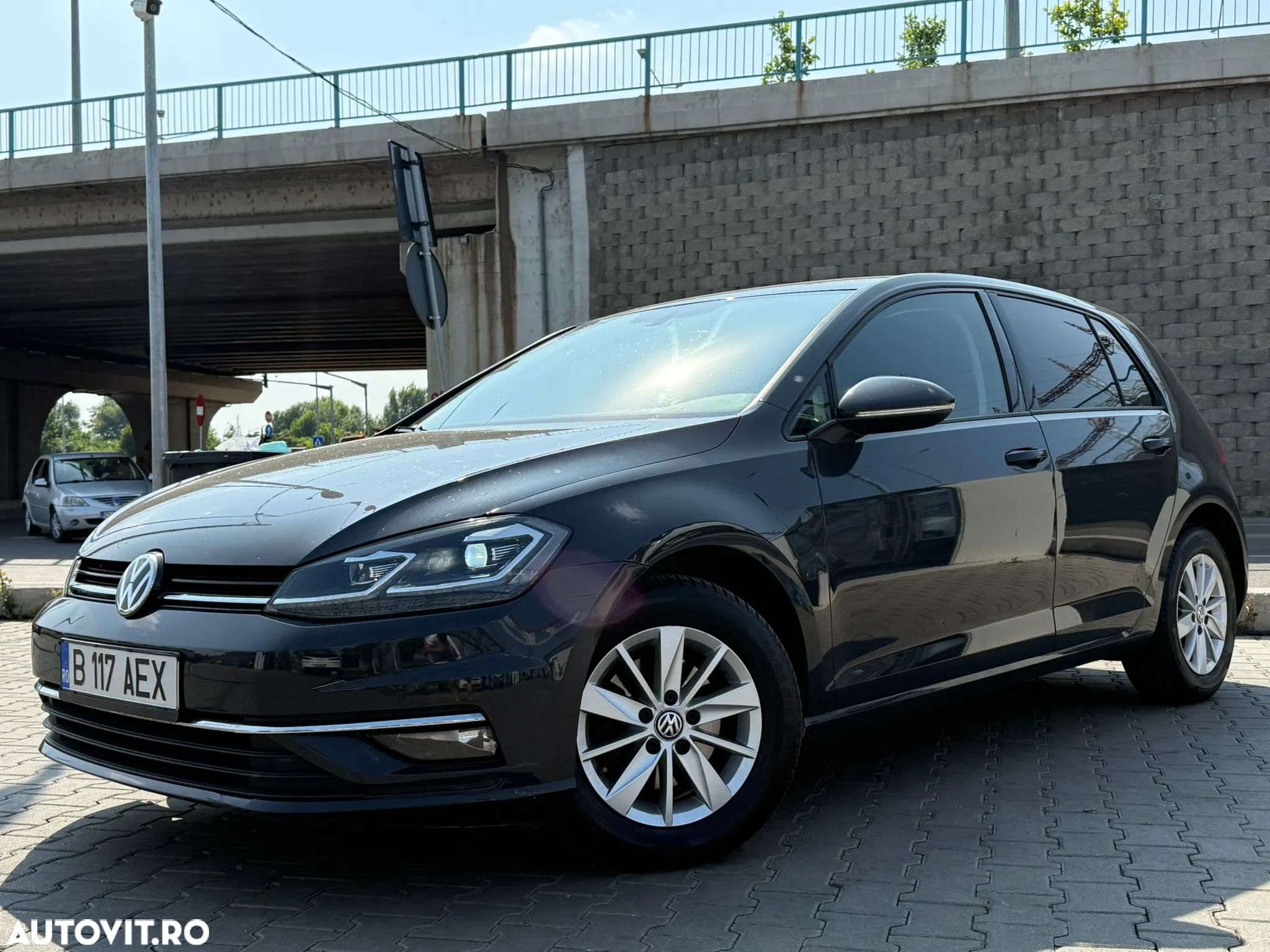 Volkswagen Golf 1.6 TDI Comfortline - 1