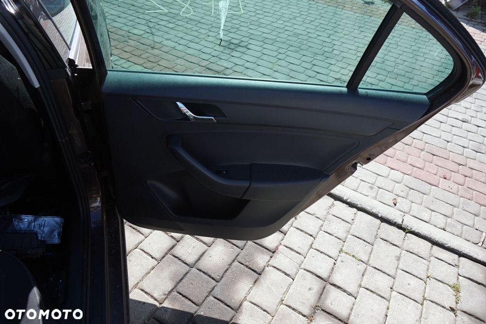 DRZWI TYLNE PRAWE RAPID NH3 LB LIFTBACK LF8Z  BRĄZOWY TOPAZ SKODA 2012-2019 - 10