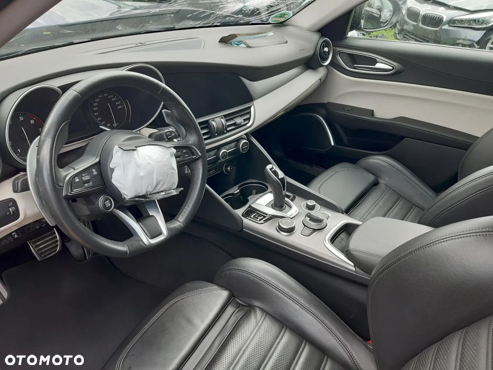 Alfa Romeo Giulia 2.0 Turbo 16V AT8 Sprint - 13