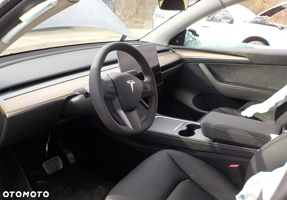 Tesla Model Y RWD - 19