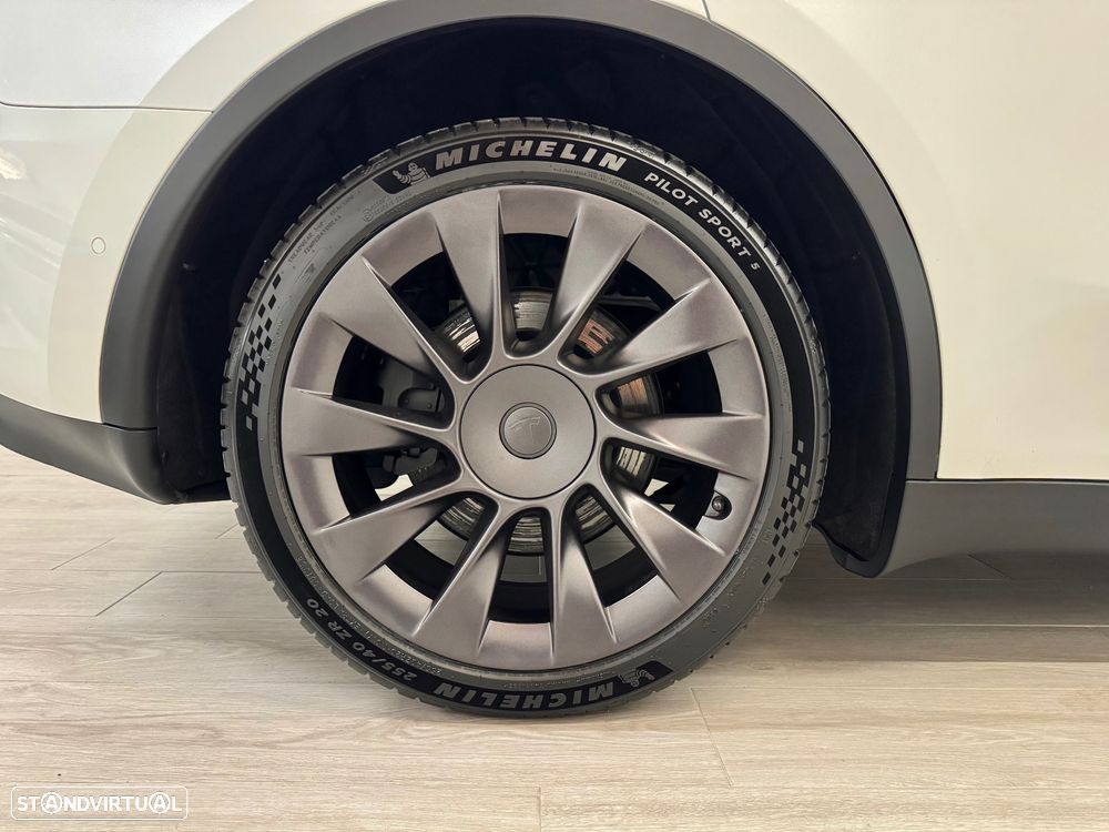 Tesla Model Y Long Range Tração Integral - 12