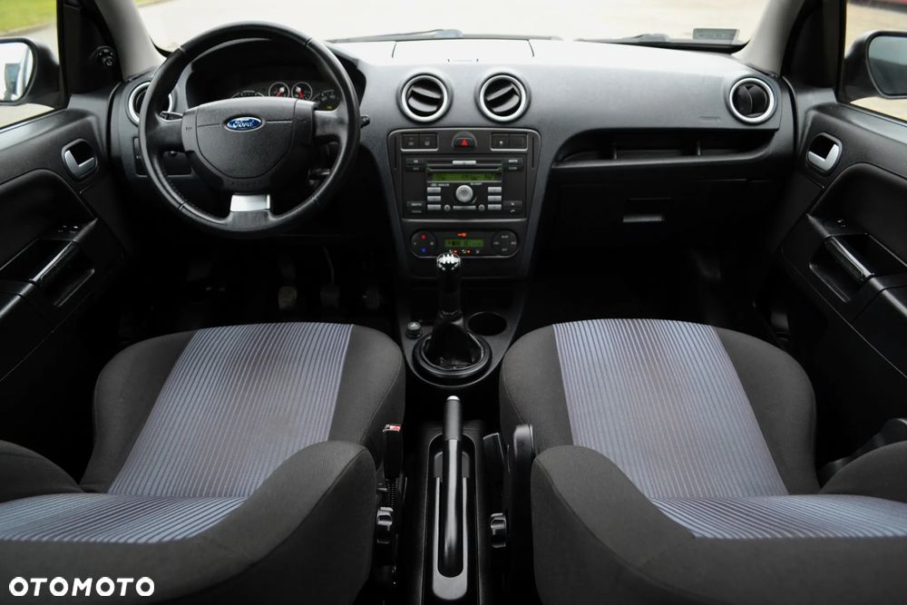 Ford Fusion 1.6 Ambiente - 8