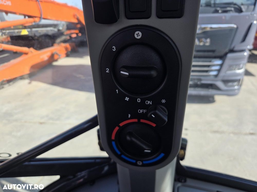 New Holland B110D NOU -nefolosit, FULL OPTION, Masa operatinoala 9,5 tone, motor 120CP euro6 cu Ad Blue, Certificat CE Atestat RAR, Cupa multifuncitonala 4x1, FURCI paleti, Brat excavare extensibil, anv MICHELIN, Aer cond, cutie POWERSHIFT, PROMOTIE 84900 EUR+T - 24