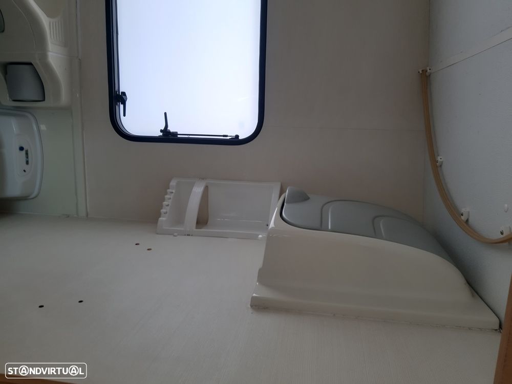 Ford Transit 2.2 TDCI - ROLLER TEAM ZEFIRO 291 TL - 4 LUGARES - 6 DORMIDAS - 30