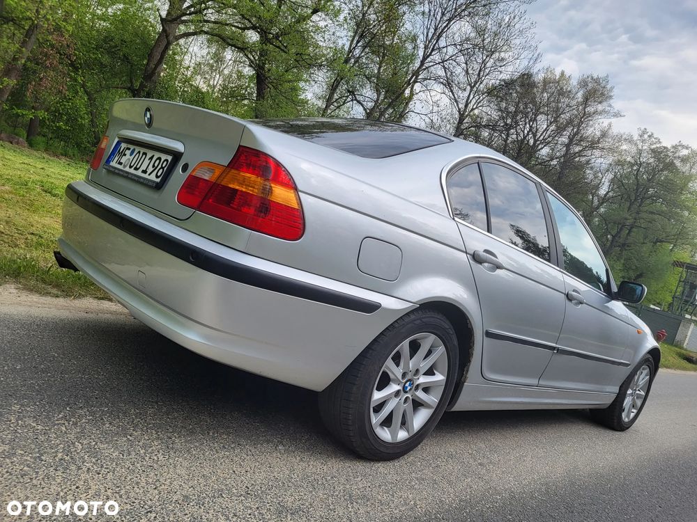 BMW Seria 3 325i - 5