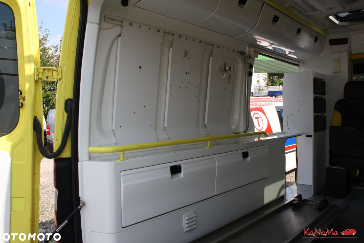 Mercedes-Benz Sprinter - 16