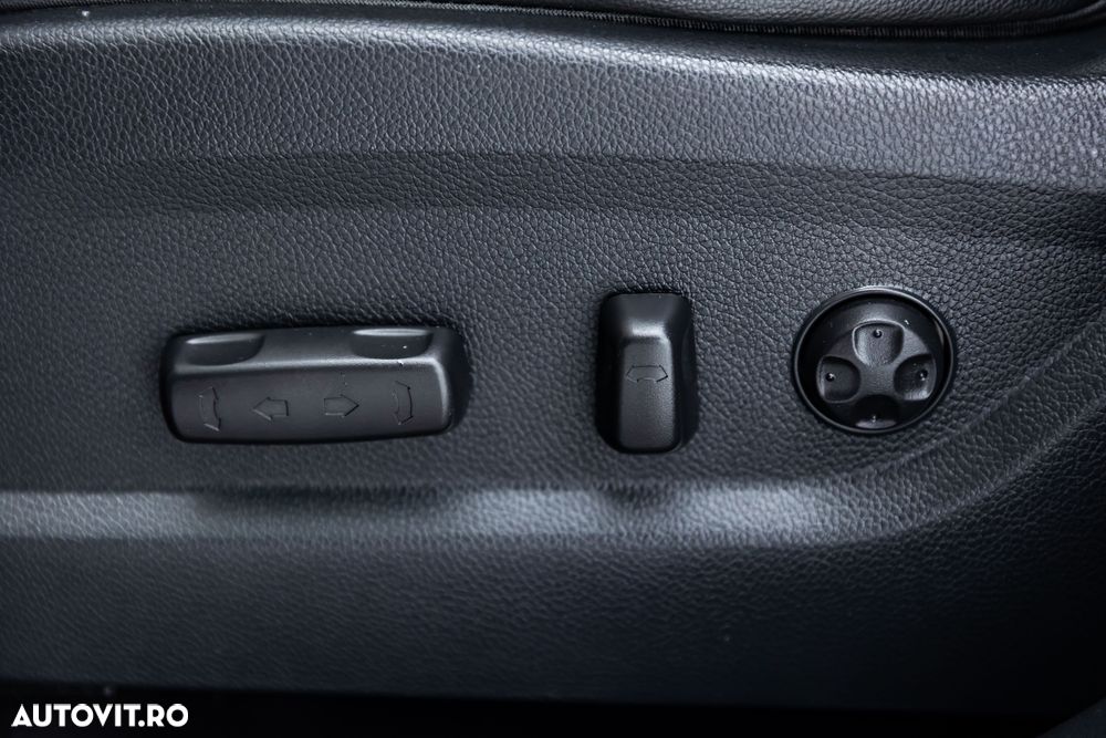 Hyundai Santa Fe 2.2 CRDi 4WD Automatik SEVEN Premium - 23