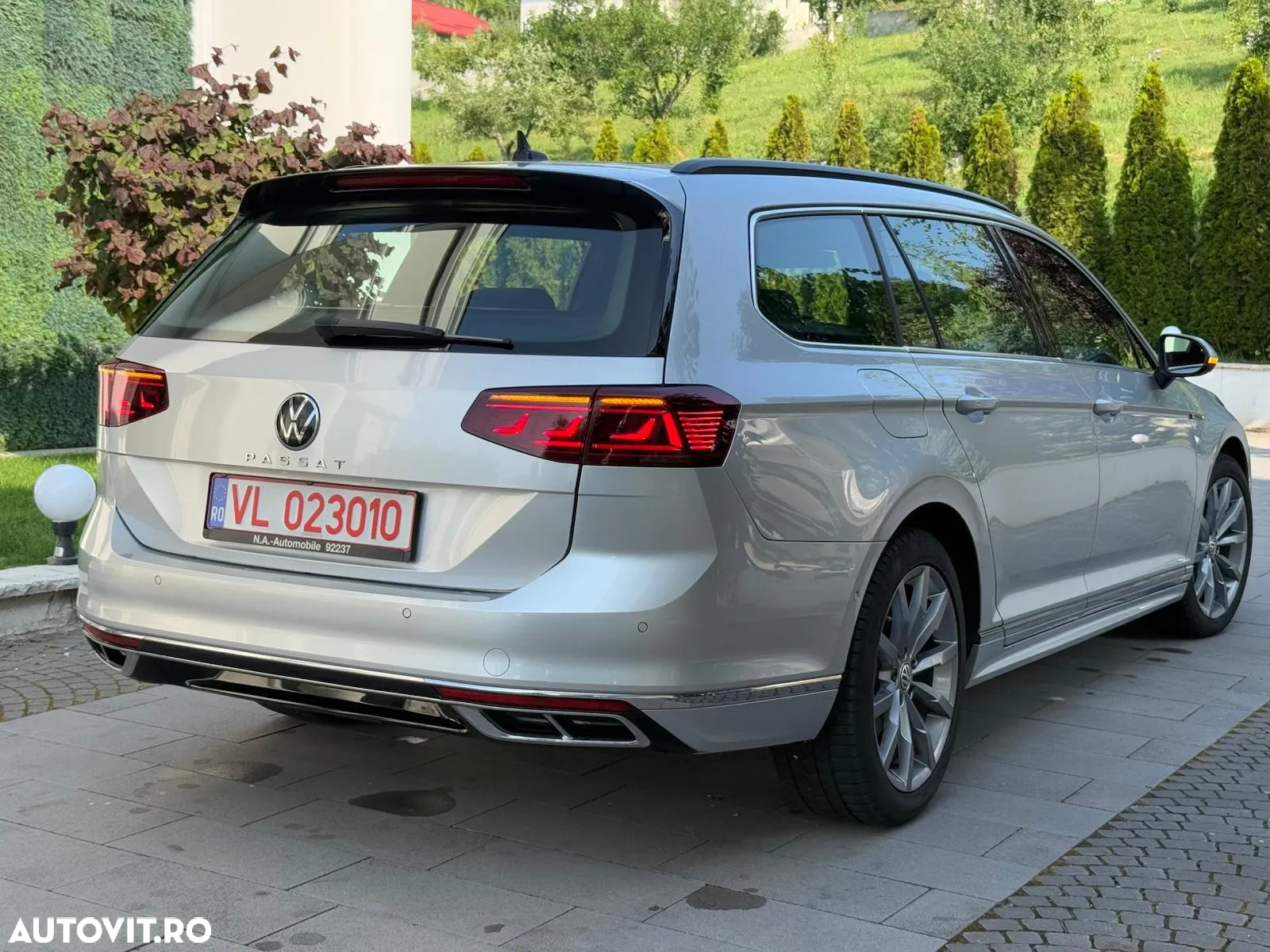 Volkswagen Passat Variant 2.0 TDI SCR DSG Business - 3