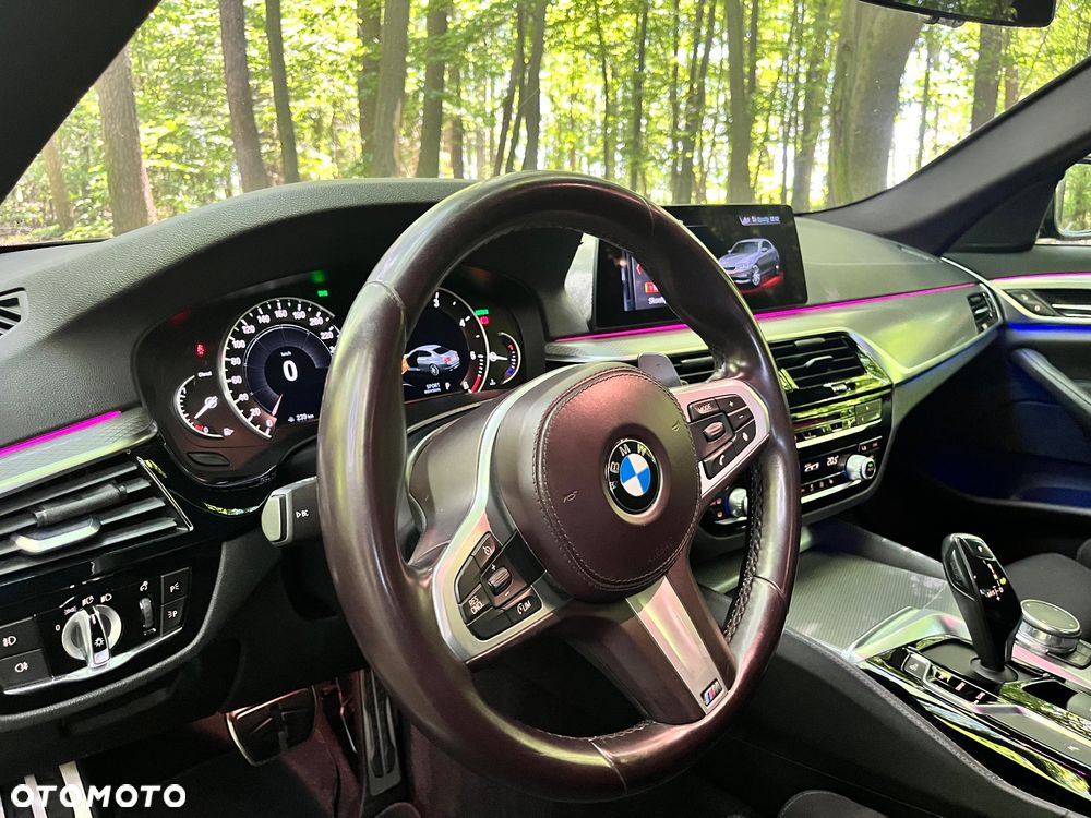 BMW Seria 5 520d xDrive M Sport sport - 16