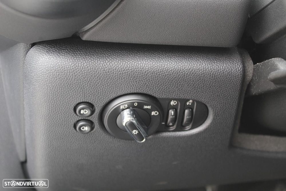 MINI 3 Portas Cooper SE Essential - 22