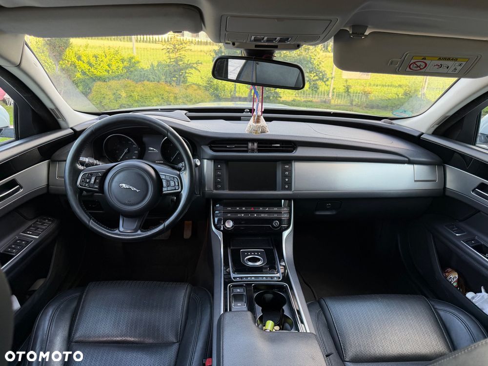 Jaguar XF 2.0 i4D Prestige - 7