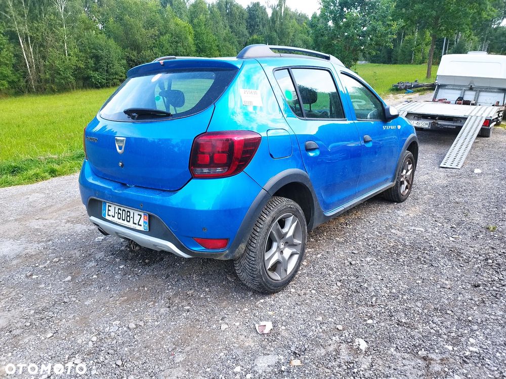 Dacia Sandero Stepway TCe 90 (S&S) Celebration - 3