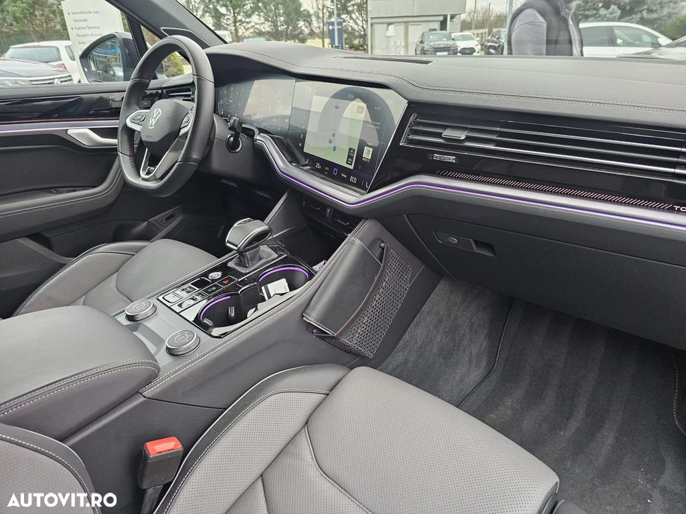 Volkswagen Touareg V6 TDI 4MOTION R-Line - 11