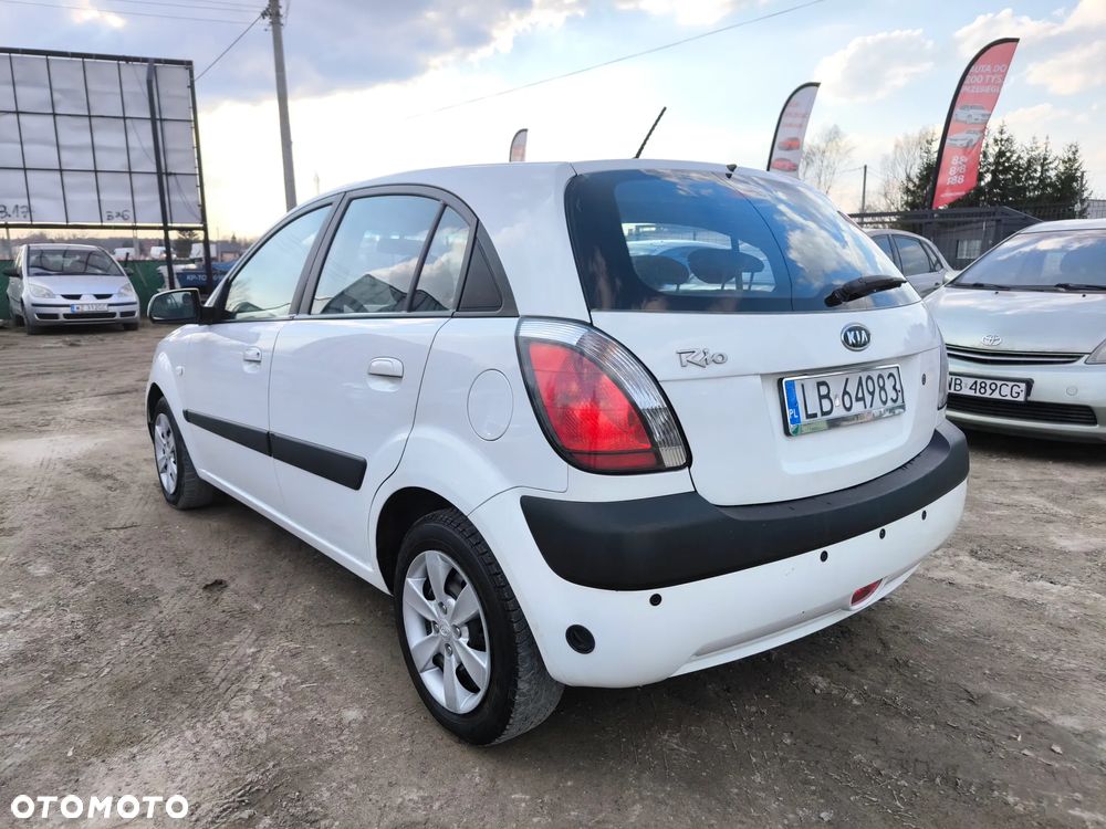 Kia Rio 1.4 EX - 12