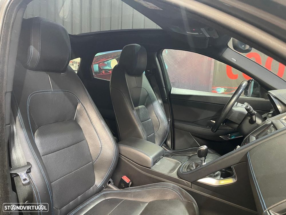 Jaguar E-Pace 2.0 i4D R-Dynamic S - 33