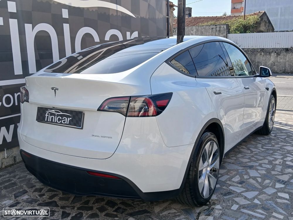 Tesla Model Y Long Range Dual Motor AWD - 5