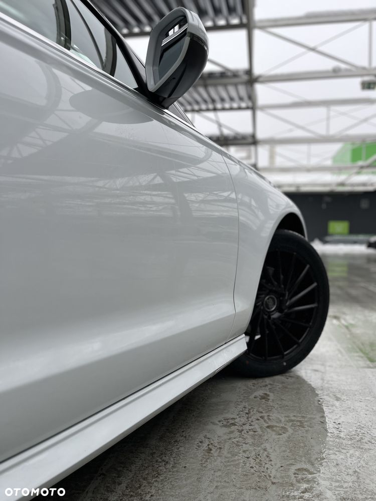 Audi A6 Avant 2.0 TDI Ultra S tronic - 14