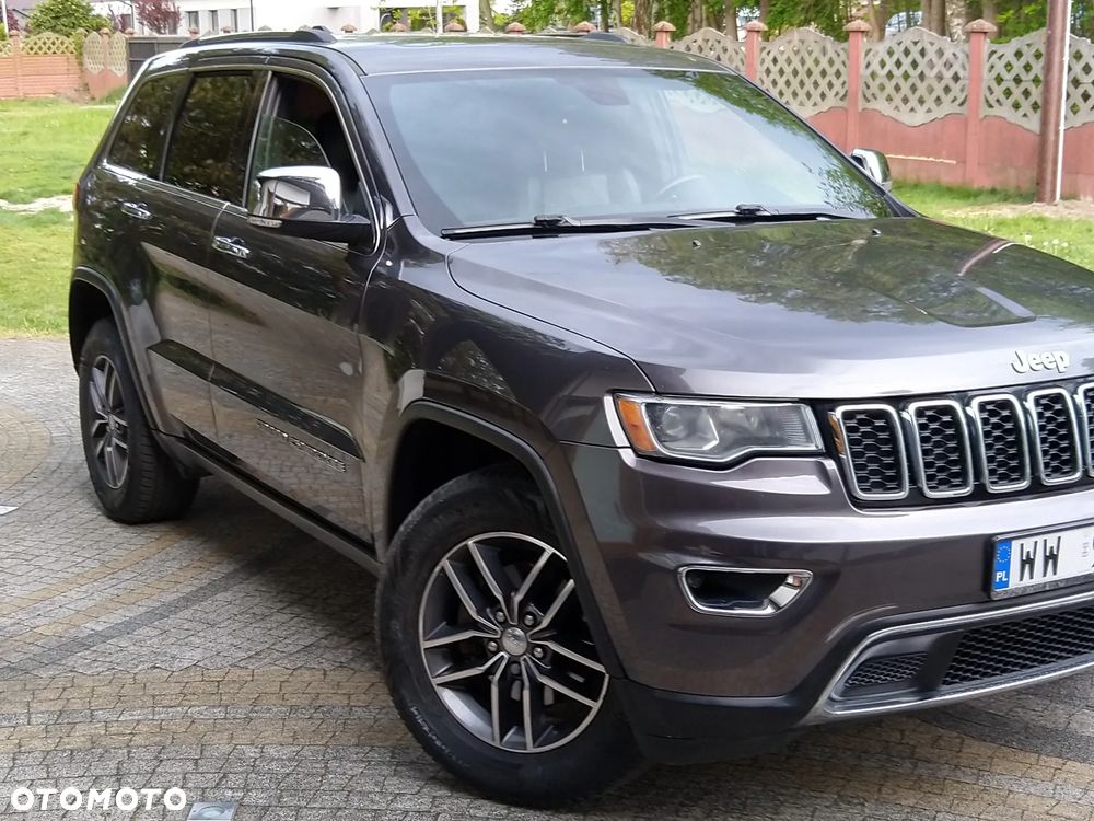 Jeep Grand Cherokee - 12