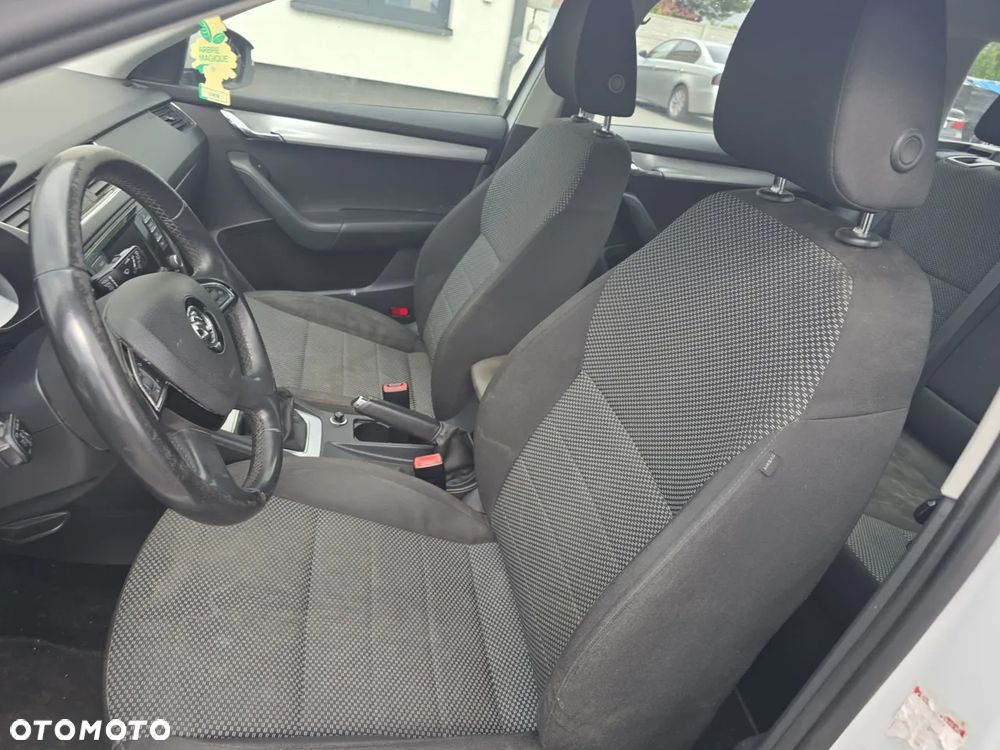 Skoda Octavia 1.6 TDI DPF Ambition - 11