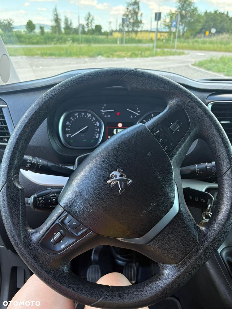 Peugeot Traveller - 7