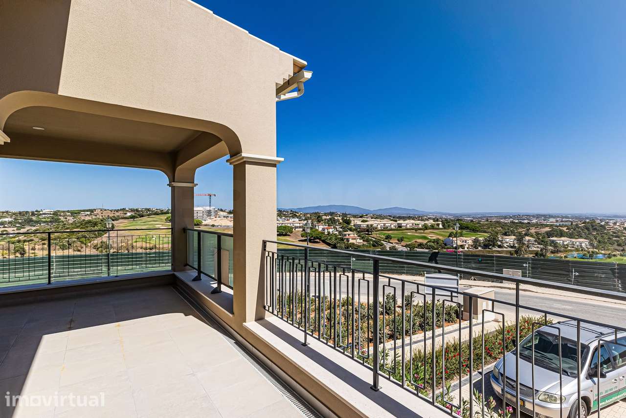 Novas moradias T3+1 com vista para o golfe – Bayview Village, Lagos – - Grande imagem: 2/31