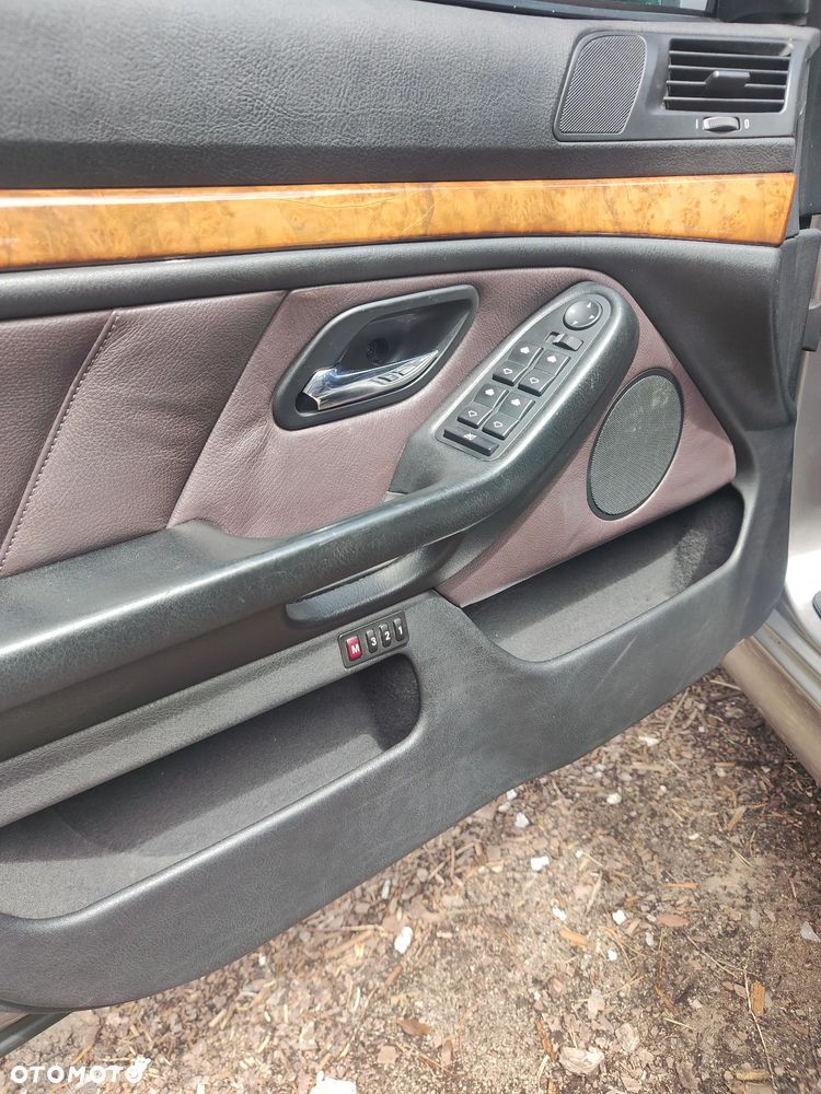 BMW Seria 5 - 8