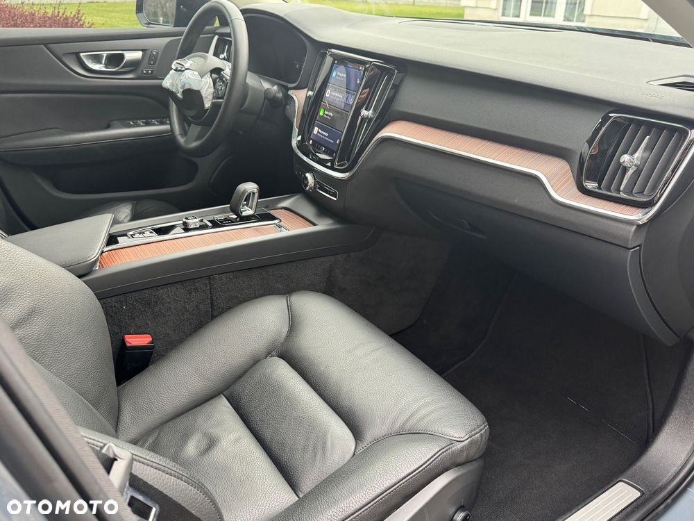 Volvo S60 B5 B AWD R-Design - 29