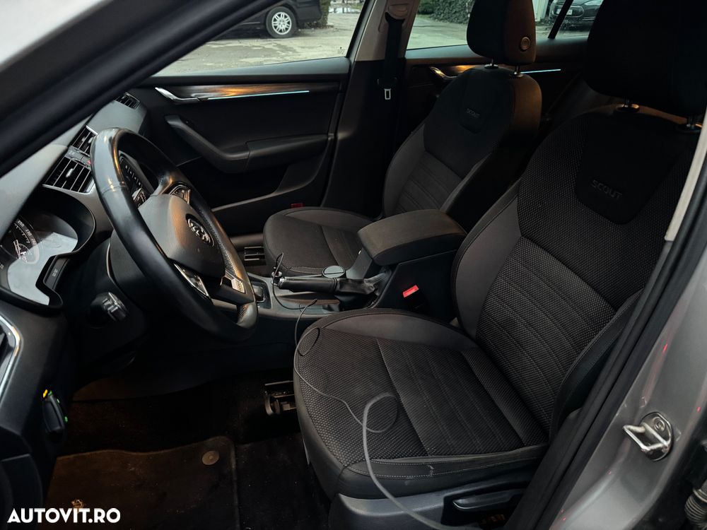 Skoda Octavia Combi Diesel 2.0 TDI 4X4 DSG Scout - 14