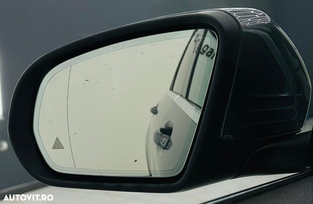 Mercedes-Benz GLC - 32