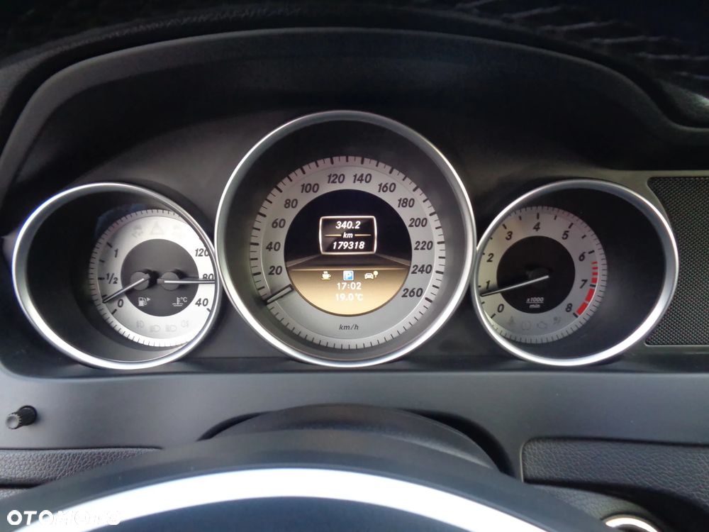 Mercedes-Benz Klasa C 180 BlueEFFICIENCY Avantgarde - 30