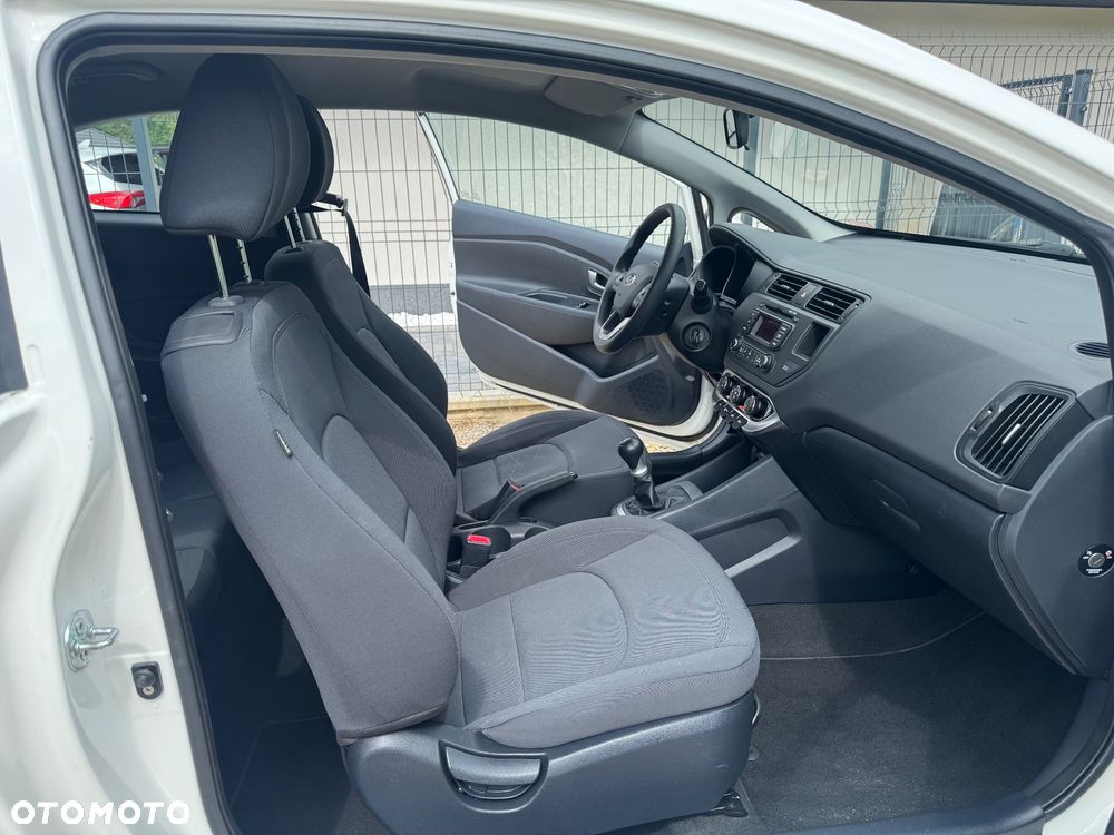 Kia Rio 1.2 Dream Team Edition - 15