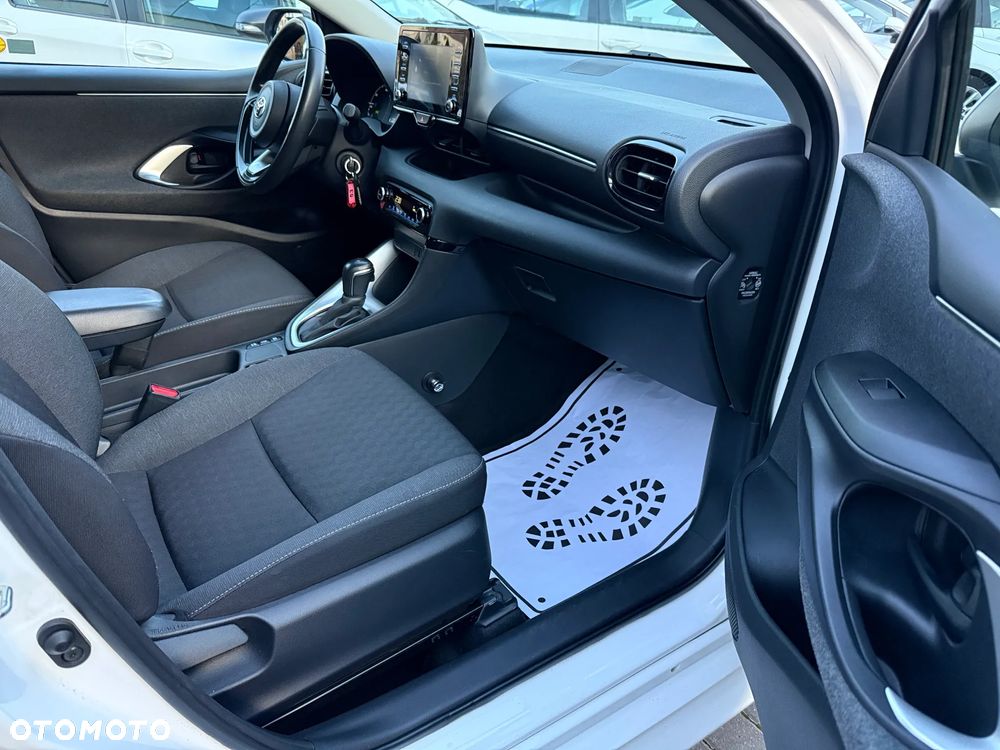 Toyota Yaris - 10