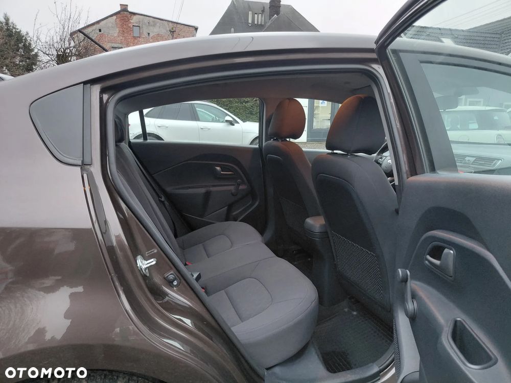 Kia Rio - 18