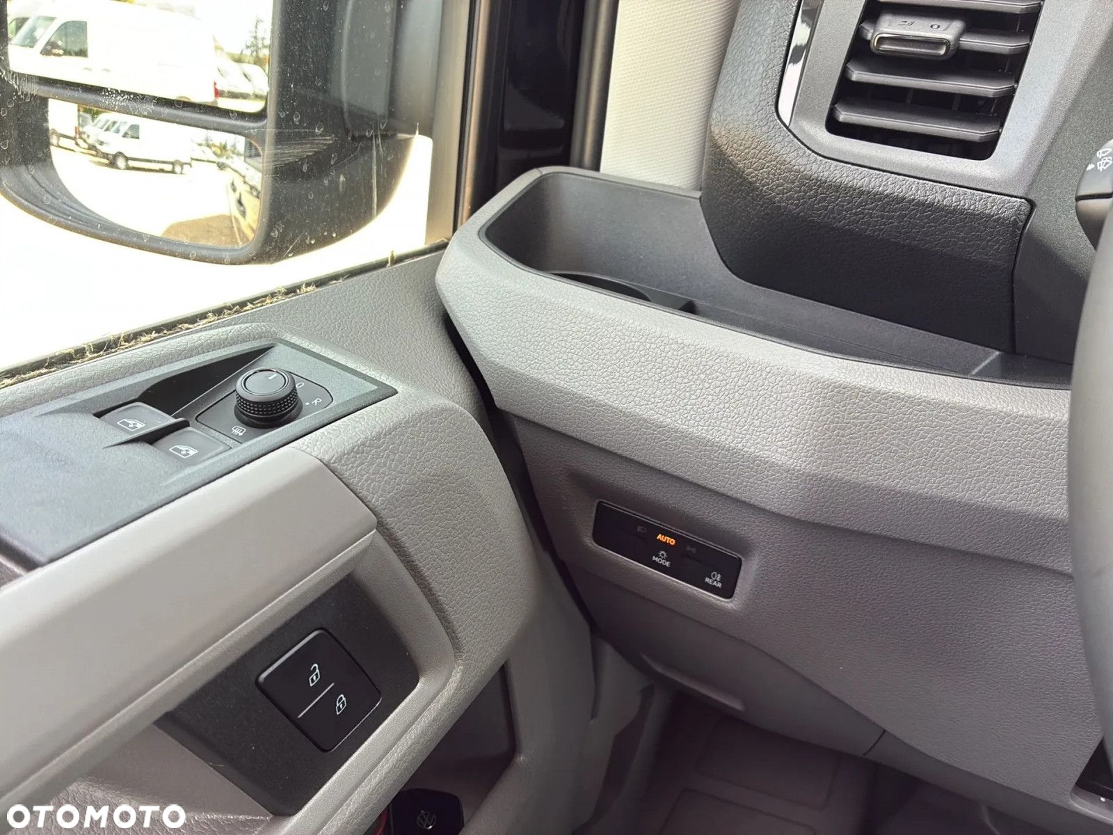 Volkswagen Crafter 35 Furgon AUTOMAT/L4H3, 2.0BiTDI 177KM, 4490mm, Wysoki dach, r.o. 4490 - 24