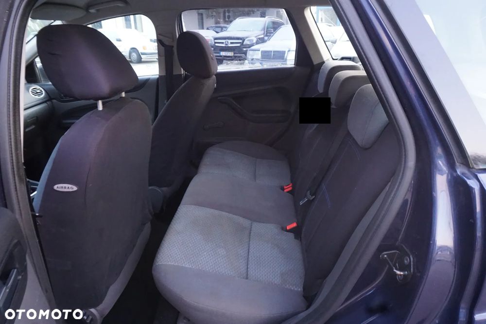 Ford Focus SW 1.6 TDCi DPF Ambiente - 8