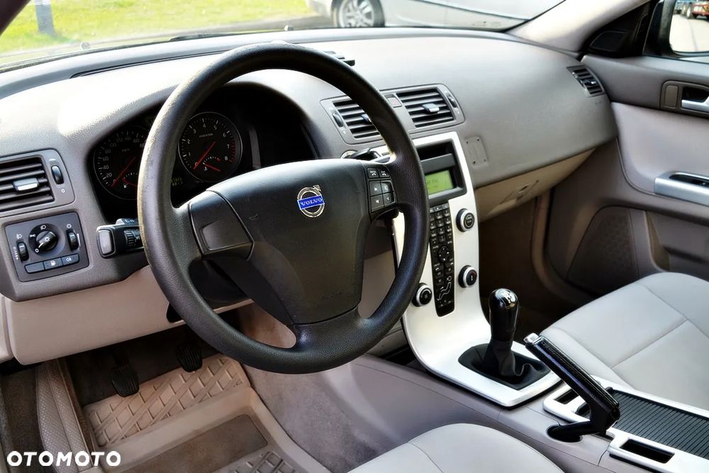 Volvo S40 1.6 - 8