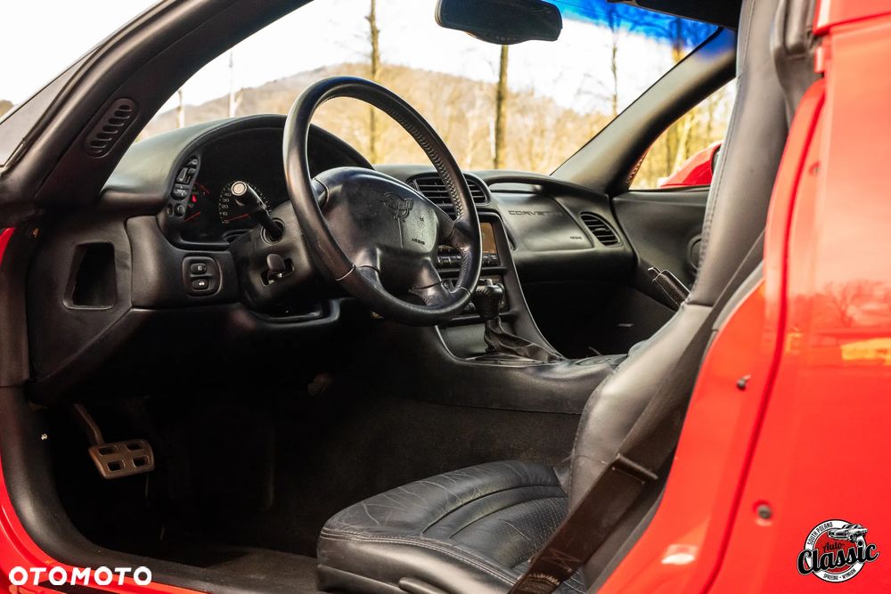 Chevrolet Corvette - 9