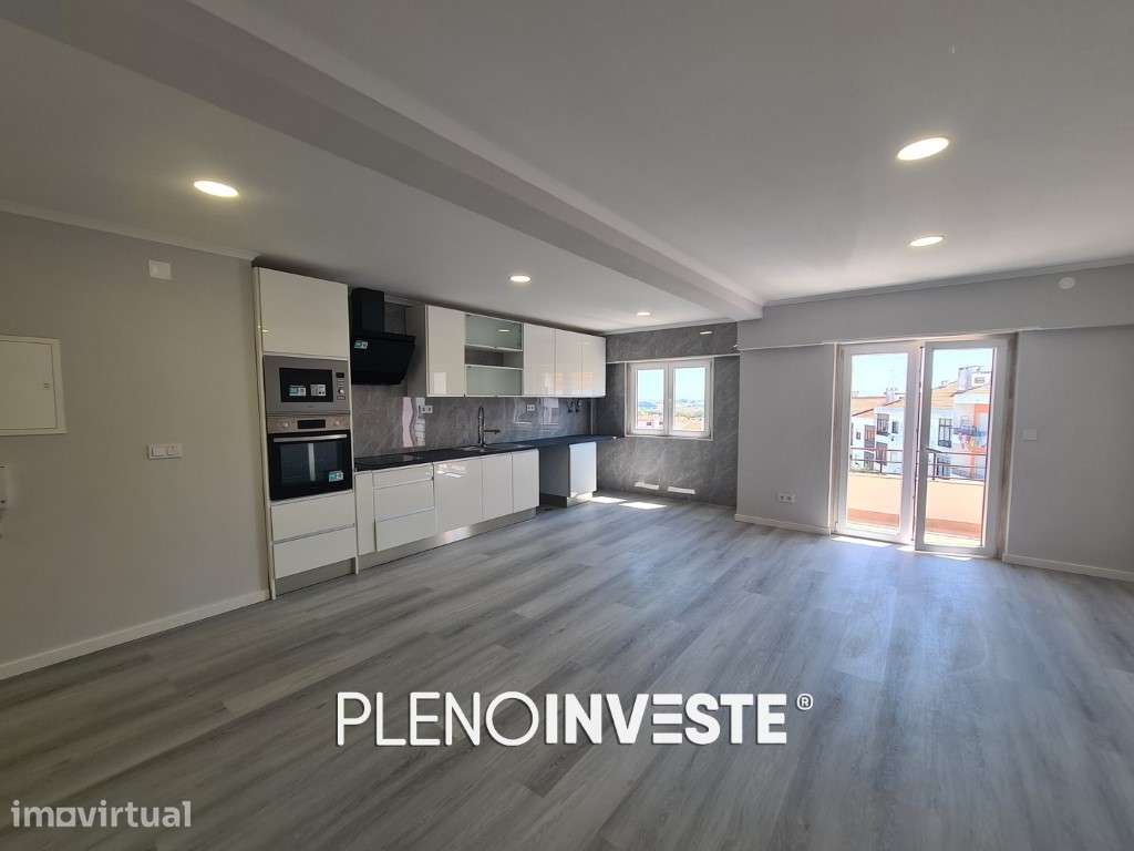 T4 totalmente remodelado na Amora - Grande imagem: 2/41