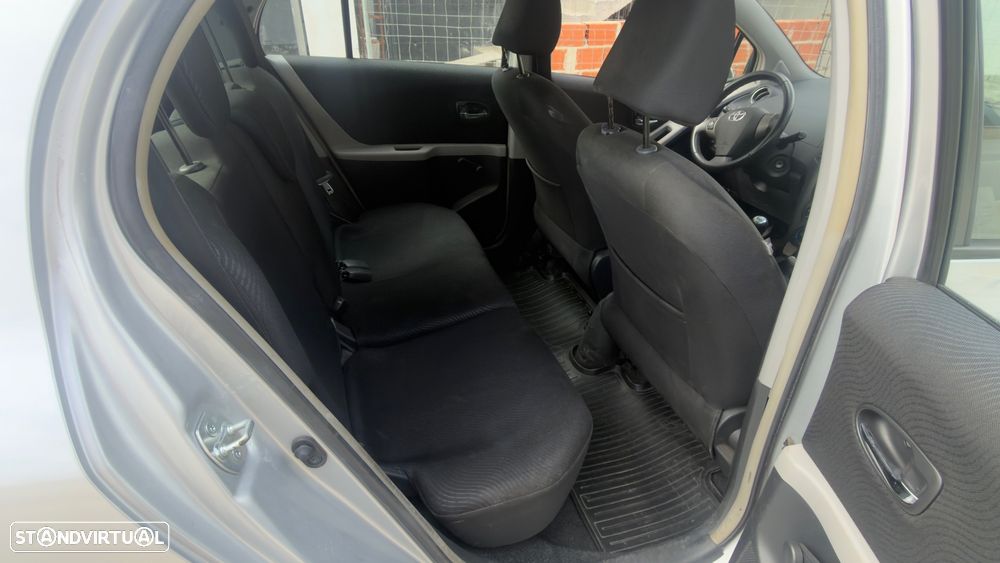 Toyota Yaris 1.4 D-4D Comfort+AC+VSC - 5