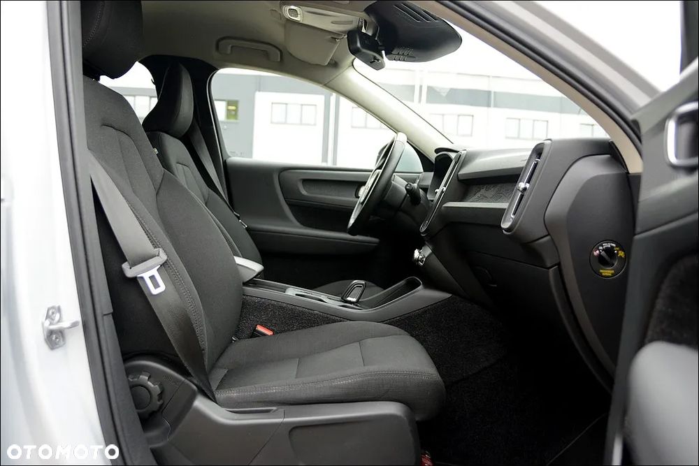 Volvo XC 40 D3 SCR Momentum - 23