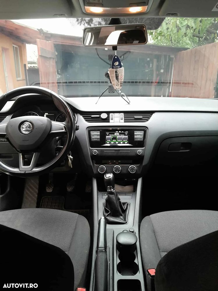 Skoda Octavia 1.6 TDI Ambition - 8