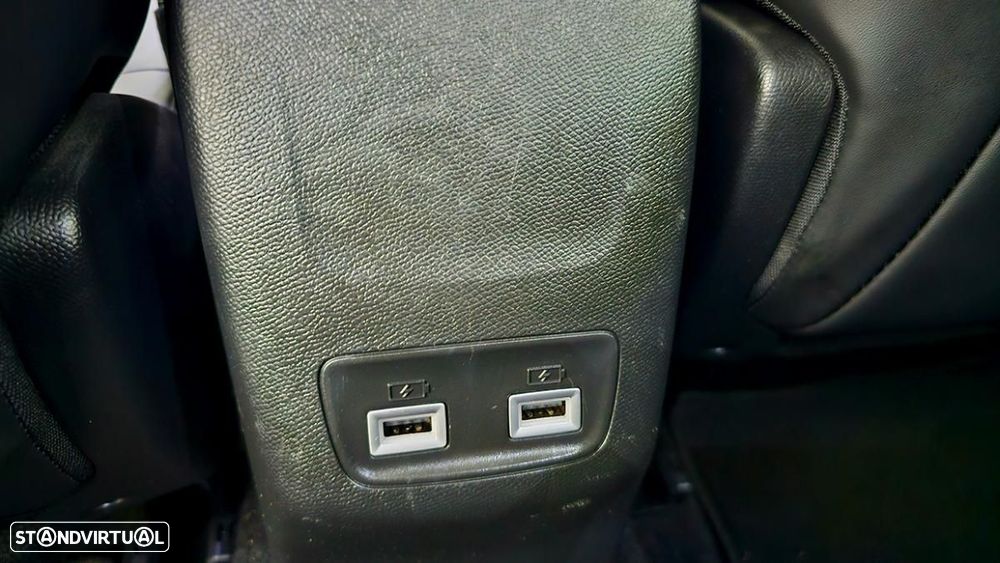 Peugeot e-2008 Allure - 24