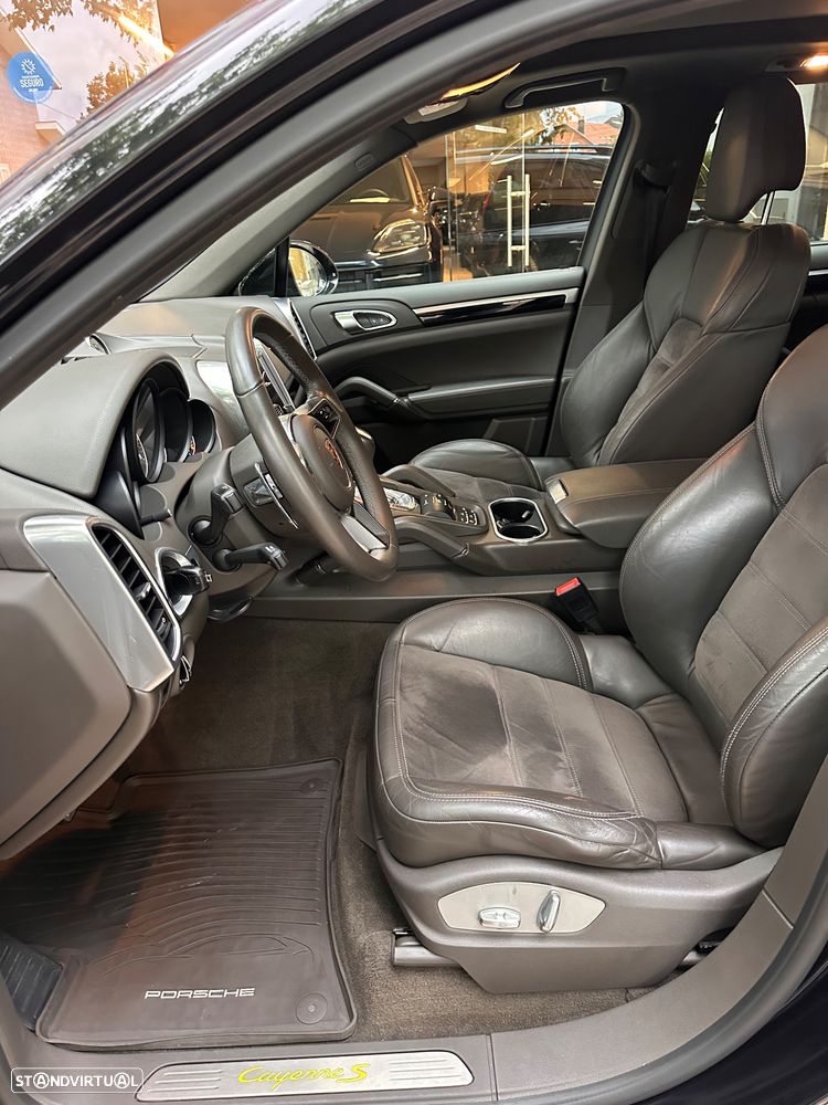 Porsche Cayenne - 22