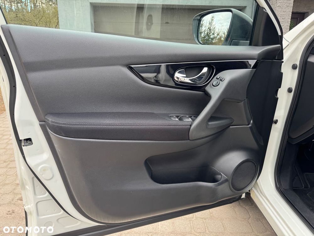 Nissan Qashqai 1.2 DIG-T N-Connecta Xtronic EU6 - 8