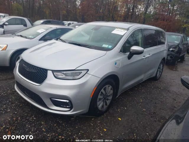 Chrysler Pacifica - 3