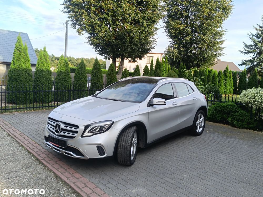 Mercedes-Benz GLA 200 7G-DCT UrbanStyle Edition - 1