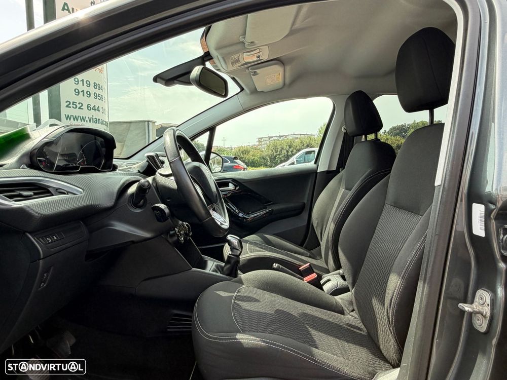 Peugeot 208 1.2 PureTech Style - 10