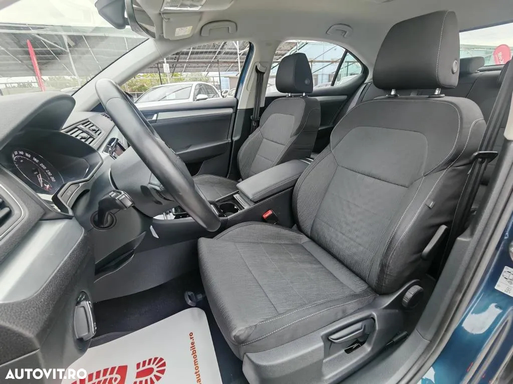 Skoda Superb 2.0 TDI DSG Ambition - 8